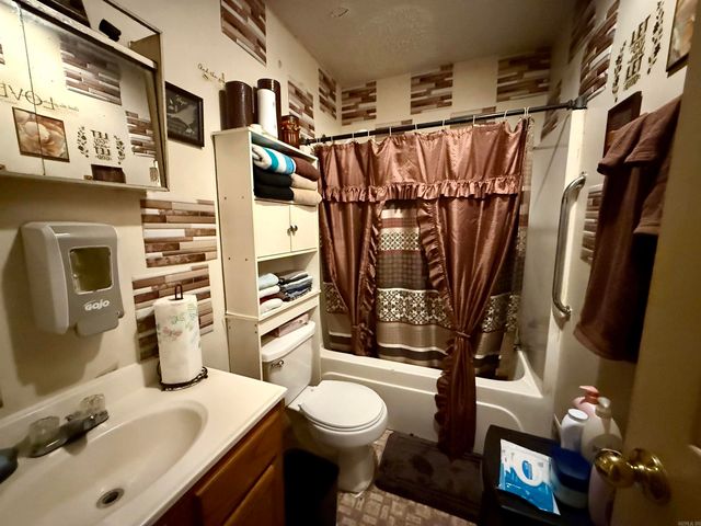 402 N Ferguson Street, Hope, AR 71801