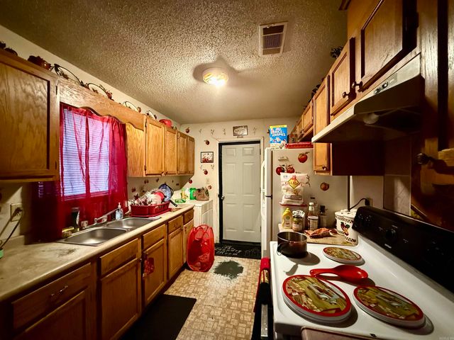 402 N Ferguson Street, Hope, AR 71801