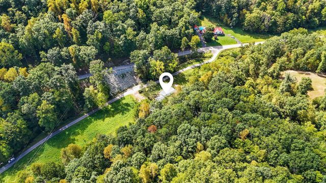 61 Peachy Williams Street, Frenchburg, KY 40322