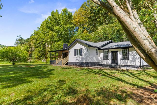 61 Peachy Williams Street, Frenchburg, KY 40322