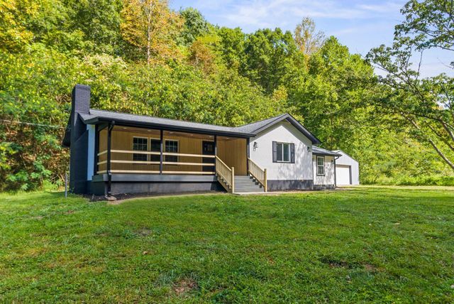 61 Peachy Williams Street, Frenchburg, KY 40322