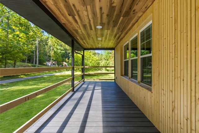 61 Peachy Williams Street, Frenchburg, KY 40322