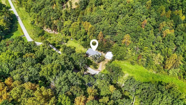 61 Peachy Williams Street, Frenchburg, KY 40322