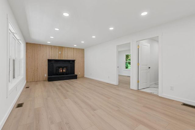 61 Peachy Williams Street, Frenchburg, KY 40322