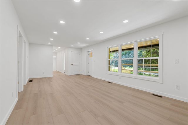 61 Peachy Williams Street, Frenchburg, KY 40322