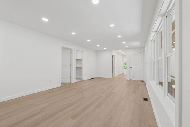 61 Peachy Williams Street, Frenchburg, KY 40322