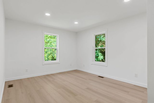 61 Peachy Williams Street, Frenchburg, KY 40322