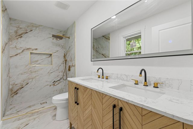 61 Peachy Williams Street, Frenchburg, KY 40322