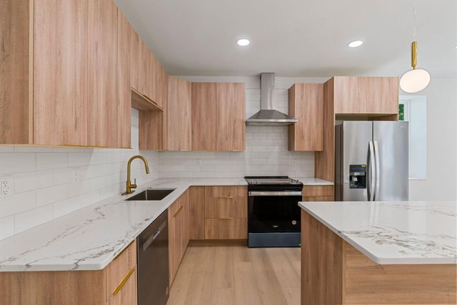 61 Peachy Williams Street, Frenchburg, KY 40322