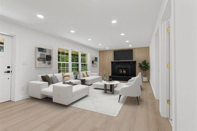 61 Peachy Williams Street, Frenchburg, KY 40322