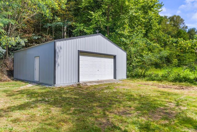 61 Peachy Williams Street, Frenchburg, KY 40322