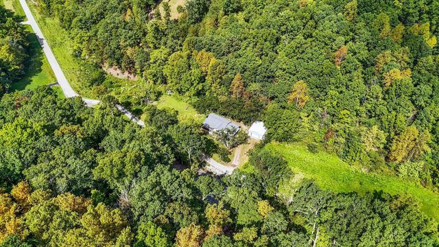 61 Peachy Williams Street, Frenchburg, KY 40322