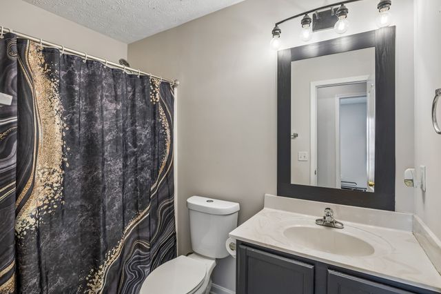 5048 Singing Hills Dr, Antioch, TN 37013