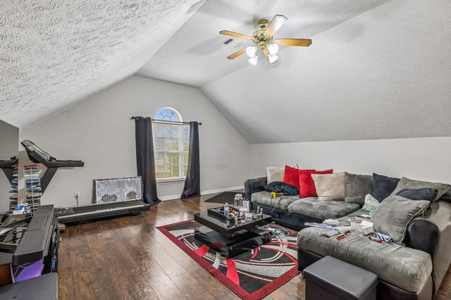 5048 Singing Hills Dr, Antioch, TN 37013