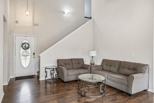 5048 Singing Hills Dr, Antioch, TN 37013