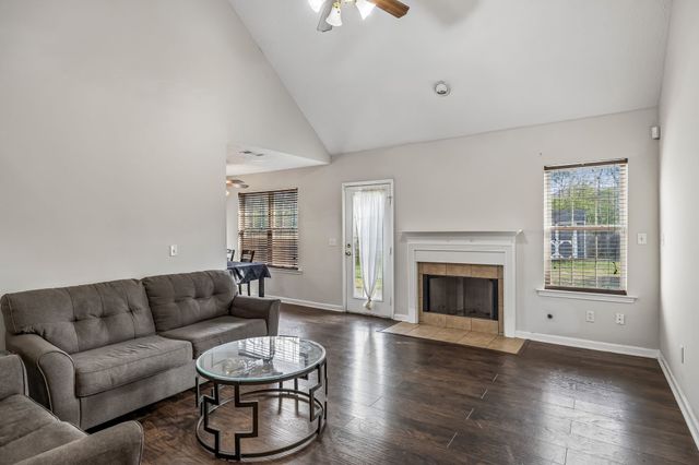 5048 Singing Hills Dr, Antioch, TN 37013