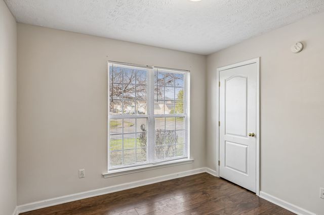 5048 Singing Hills Dr, Antioch, TN 37013