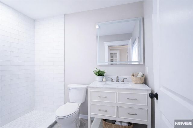 754 Wyckoff Avenue, Wyckoff, NJ 07481