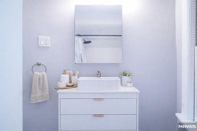 754 Wyckoff Avenue, Wyckoff, NJ 07481