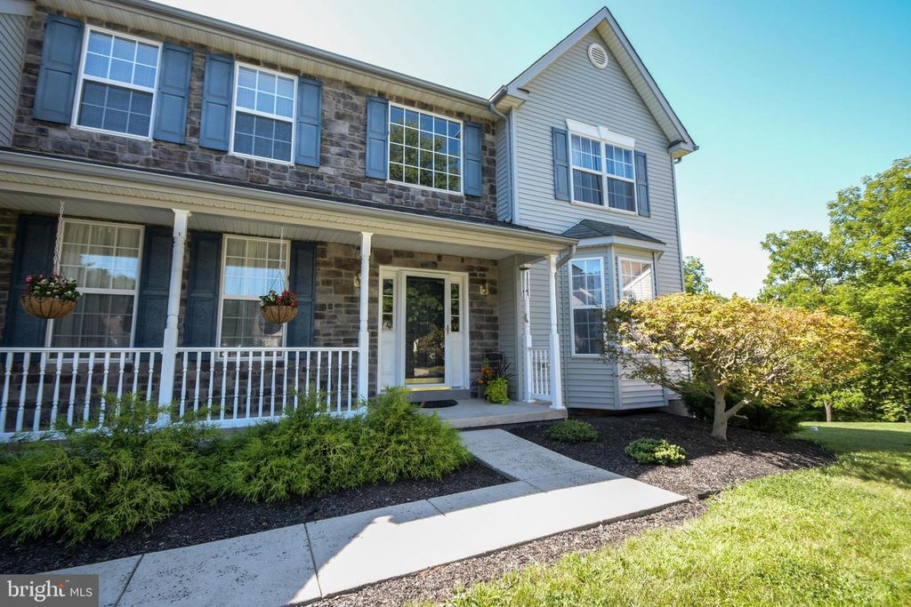 1001 CREEKVIEW DR, PENNSBURG, PA 18073 — photo 4