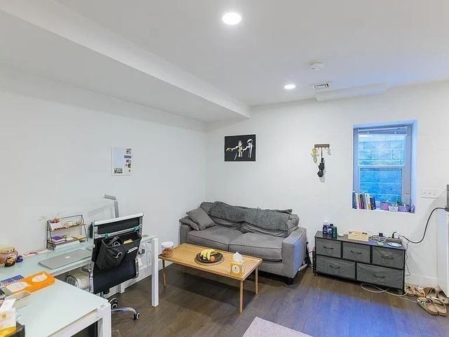 66-68 Hooker St 66, Boston, MA 02134
