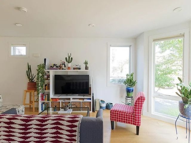 66-68 Hooker St 66, Boston, MA 02134