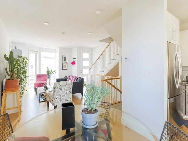 66-68 Hooker St 66, Boston, MA 02134