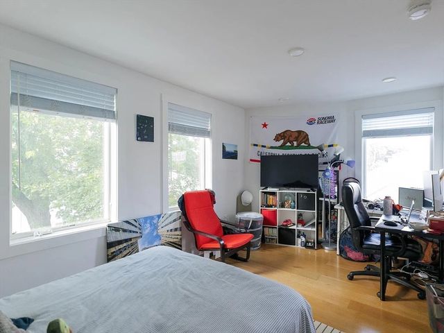 66-68 Hooker St 66, Boston, MA 02134