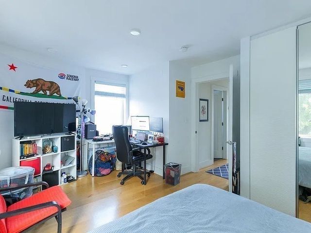 66-68 Hooker St 66, Boston, MA 02134