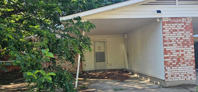 608 Arbor Lane, Lancaster, TX 75134