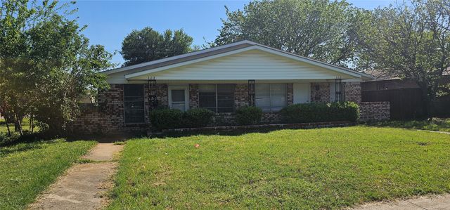 608 Arbor Lane, Lancaster, TX 75134