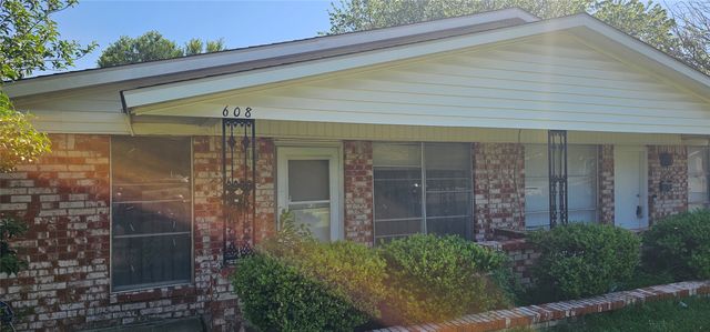 608 Arbor Lane, Lancaster, TX 75134