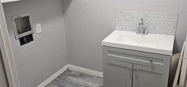 608 Arbor Lane, Lancaster, TX 75134