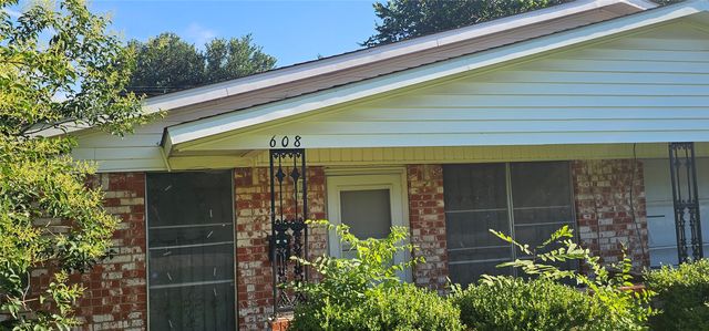 608 Arbor Lane, Lancaster, TX 75134