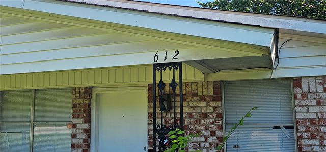 608 Arbor Lane, Lancaster, TX 75134