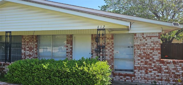 608 Arbor Lane, Lancaster, TX 75134