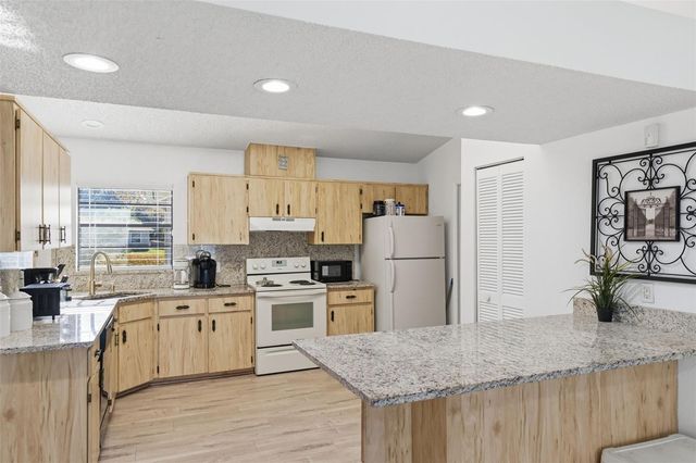 7822 HOLIDAY DRIVE, Spring Hill, FL 34606