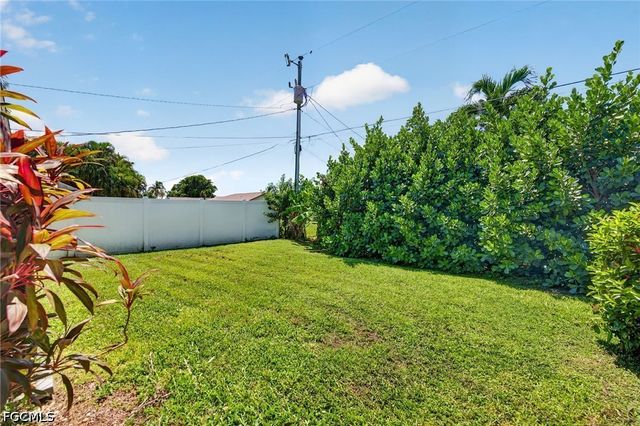 916 SE 21st LN, Cape Coral, FL 33990