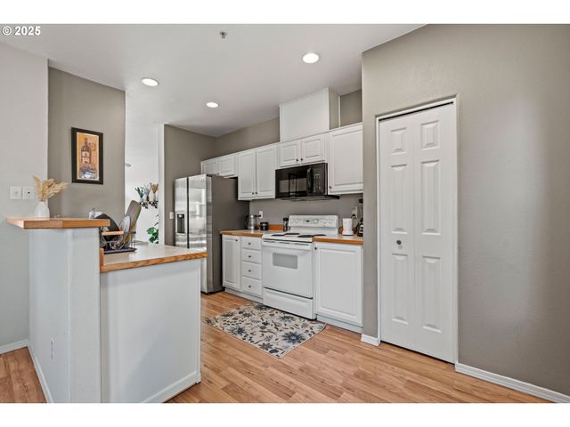 16020 Sw AUDUBON St 105, Beaverton, OR 97003