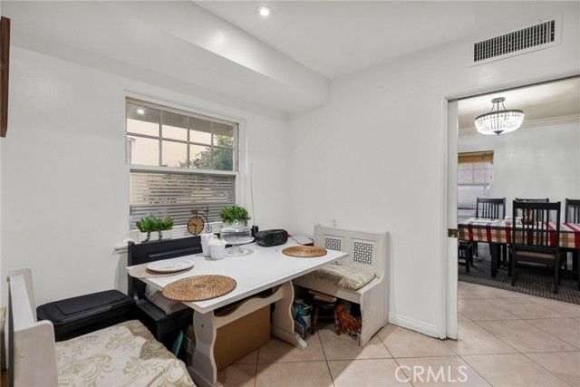 9253 Hayvenhurst Avenue, North Hills (los Angeles), CA 91343