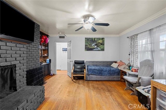 9253 Hayvenhurst Avenue, North Hills (los Angeles), CA 91343