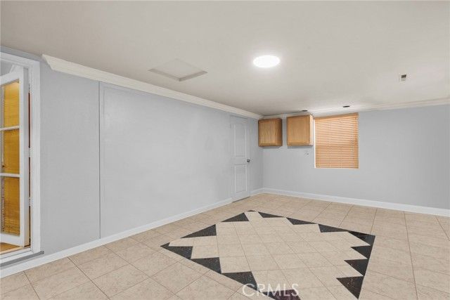 9253 Hayvenhurst Avenue, North Hills (los Angeles), CA 91343