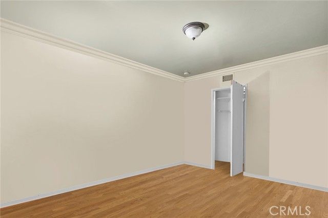 9253 Hayvenhurst Avenue, North Hills (los Angeles), CA 91343