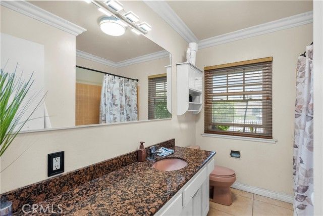 9253 Hayvenhurst Avenue, North Hills (los Angeles), CA 91343