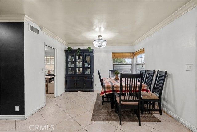 9253 Hayvenhurst Avenue, North Hills (los Angeles), CA 91343