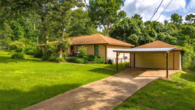 91 Dogwood Place, Point Blank, TX 77364