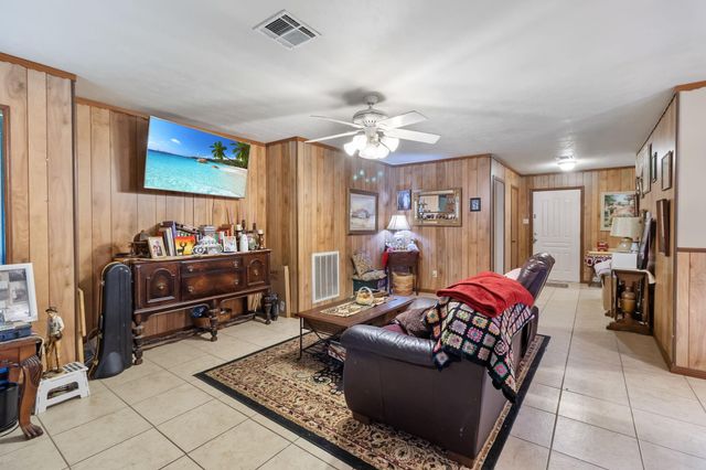 91 Dogwood Place, Point Blank, TX 77364