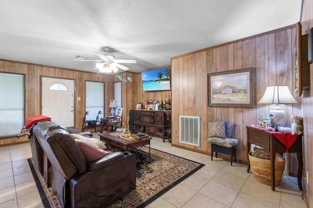 91 Dogwood Place, Point Blank, TX 77364