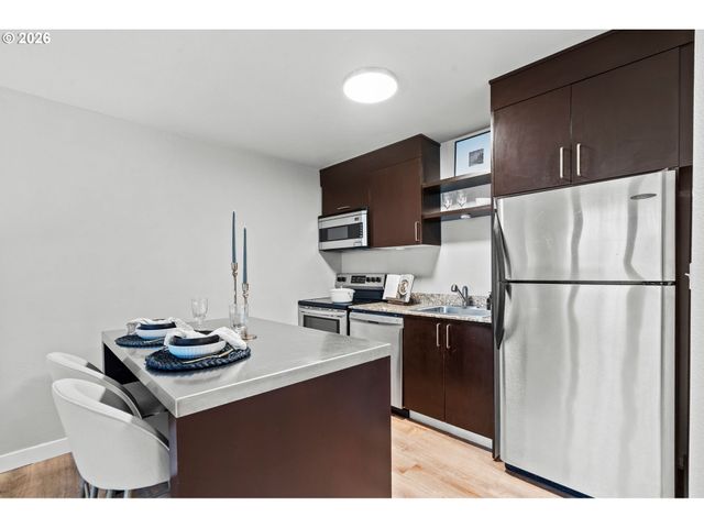 255 Sw HARRISON St 5C, Portland, OR 97201