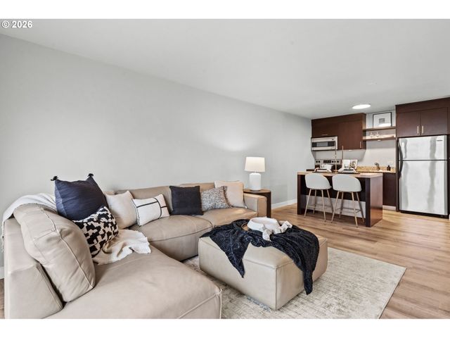 255 Sw HARRISON St 5C, Portland, OR 97201